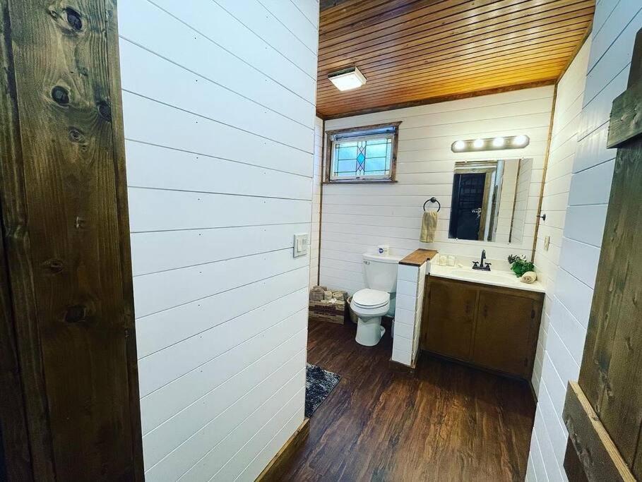 Eagle Crest Cabin, White River View With Hottub ユリーカ・スプリングス エクステリア 写真